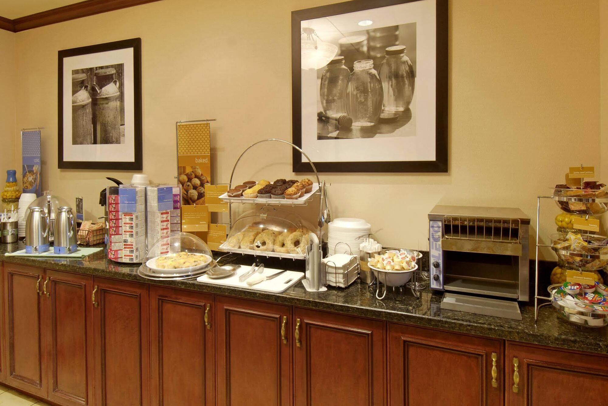 Hampton Inn Toronto-Mississauga West Restaurant bilde